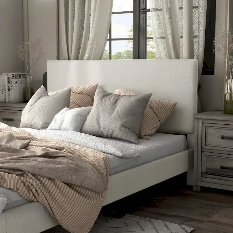 Furniture of America Gail Modern White Boucle Adjustable Queen-Size Platform Bed