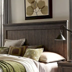 Thornwood Hills Rock Beaten Gray with Saw Cuts Queen Panel Bed